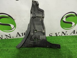 Кронштейн переднего бампера правый 08693182 VOLVO V70