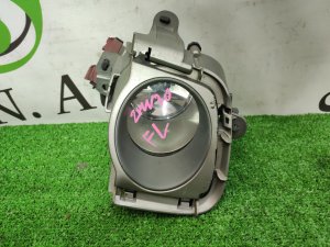 Фара противотуманная передняя, левая 812200D041, 8148247020 TOYOTA PRIUS