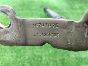 Петля капота левая VOLVO XC70 OEM 31385810, 30649516 УНИВЕСАЛ 2008