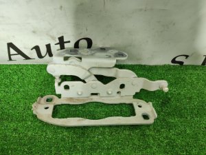 Петля капота правая A2048800828 MERCEDES-BENZ 204.252