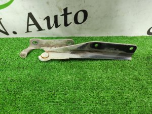 Петля капота правая 57260SA0009P SUBARU FORESTER