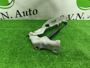 Петля капота левая VOLVO V70 OEM 31385810, 30649516 2006
