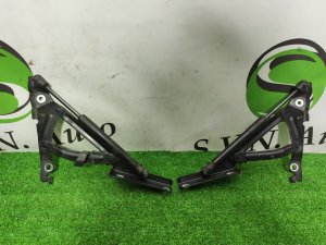 Петля крышки багажника (пара) BBM452720A, BBM452710A, BBM456930A MAZDA AXELA