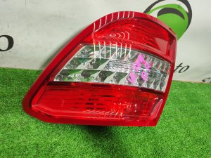 Стоп сигнал правый MERCEDES-BENZ 204.252 OEM A2048204064 УНИВЕСАЛ 2008