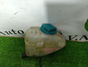 Расширительный бачок VOLVO V70 OEM 30741971, 30741972 2006