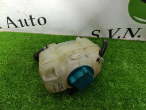 Расширительный бачок VOLVO V70 OEM 30741971, 30741972 2006