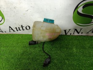 Расширительный бачок 30741971, 30741972 VOLVO V70