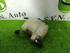 Расширительный бачок VOLVO V70 OEM 30741971, 30741972 2006