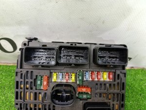 Блок предохранителей CITROEN C6 OEM 9661682680 TD 2006
