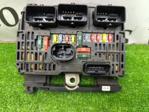 Блок предохранителей CITROEN C6 OEM 9661682680 TD 2006