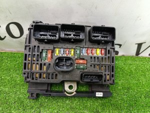 Блок предохранителей 9661682680 CITROEN C6