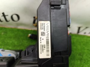 Блок предохранителей VOLVO V70 OEM 30765646 2006