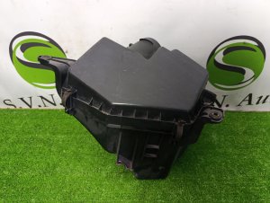 Корпус воздушного фильтра TOYOTA CROWN MAJESTA OEM 1770050261 UZS186 2006