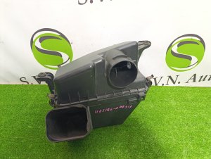 Корпус воздушного фильтра TOYOTA CROWN MAJESTA OEM 1770050261 UZS186 2006
