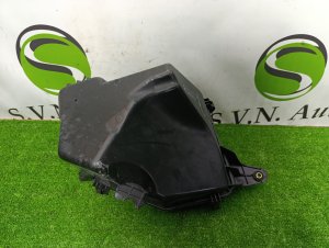 Корпус воздушного фильтра TOYOTA CROWN MAJESTA OEM 1770050261 UZS186 2006