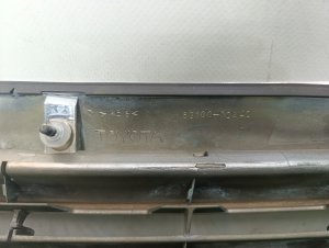Решетка радиатора TOYOTA CROWN MAJESTA OEM 5310030240 UZS187 2004