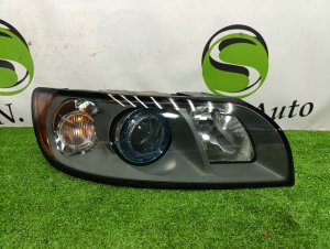 Фара правая 30698659 VOLVO V50