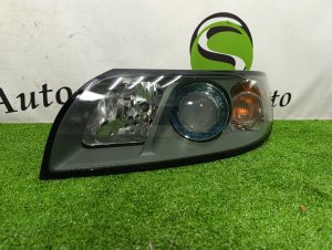 Фара левая VOLVO V50 OEM 30698658 2005