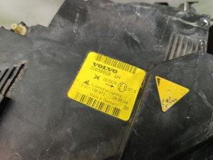 Фара левая VOLVO V50 OEM 30698658 2005