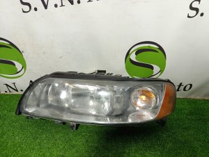 Фара левая VOLVO V70 OEM 30698850 2006