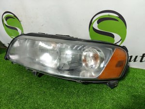Фара левая VOLVO V70 OEM 30698850 2006