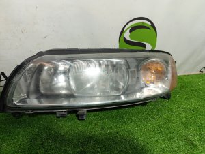 Фара левая VOLVO V70 OEM 30698850 2006