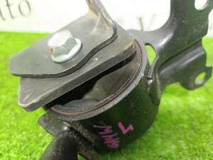 Подушка ДВС (левая) MITSUBISHI RVR OEM MN101574 GA4W 2012