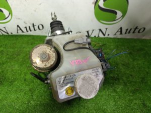 Главный тормозной цилиндр MITSUBISHI PAJERO OEM MR569728 V88W 2011