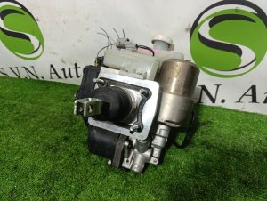 Главный тормозной цилиндр MITSUBISHI PAJERO OEM MR569728 V88W 2011