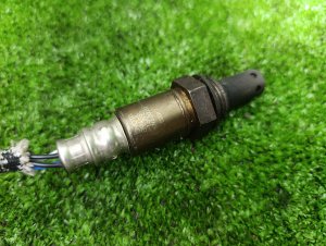 Датчик кислородный TOYOTA ISIS OEM 8946513030 ZNM10 2005
