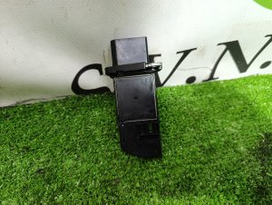 Датчик массового расхода воздуха 06F906461A AUDI A4