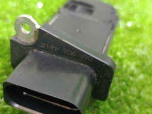 Датчик массового расхода воздуха AUDI A4 OEM 06F906461A 8EBWEF 2007