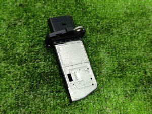 Датчик массового расхода воздуха AUDI A4 OEM 06F906461A 8EBWEF 2007