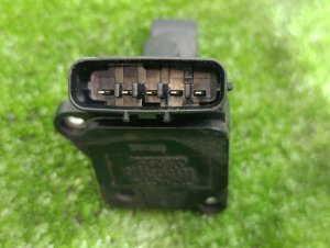 Датчик массового расхода воздуха TOYOTA MARK X OEM 2220415010 GRX120 2005
