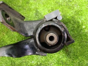 Подушка МКПП MAZDA ATENZA OEM GJ6G39070 GG3P 2005
