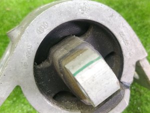 Подушка АКПП JAGUAR XJ OEM C2P8353 X351 2012