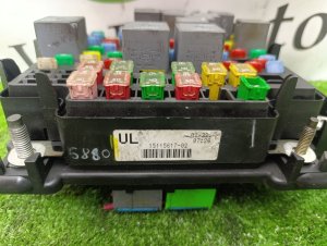 Блок предохранителей CADILLAC ESCALADE OEM 15115617 GMT820 2004