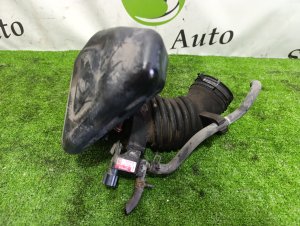 Патрубок воздушного фильтра TOYOTA NOAH/VOXY OEM 1788128240 AZR60 2005