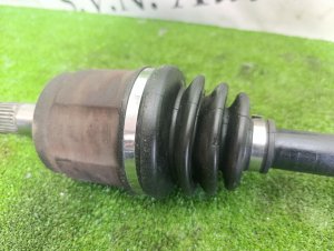 Привод передний правый HONDA STEPWGN OEM 44010S47950 RF2 1999