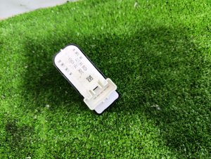 Кнопка стеклоподъемника MAZDA CX5 OEM KD3566370 KEEAW 2013