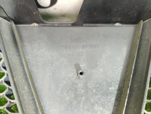 Решетка радиатора SUBARU LEGACY OEM 91122AG100 BP5 2006