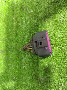 Разъем VOLKSWAGEN TIGUAN OEM 1J0973737 5NCCZ 2008