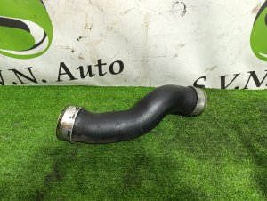 Патрубок интеркулера 5N0145832D VOLKSWAGEN TIGUAN