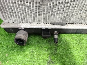 Радиатор охлаждения двигателя NISSAN SERENA OEM 214605V700 PC24 2002