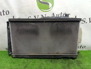 Радиатор охлаждения двигателя 45111AG040, 73310AG020 SUBARU LEGACY