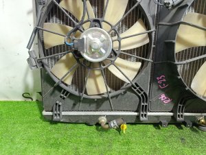 Радиатор охлаждения двигателя HONDA ODYSSEY OEM 19010PGM902 RA6 1999-2001