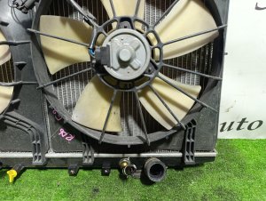 Радиатор охлаждения двигателя HONDA ODYSSEY OEM 19010PGM902 RA6 1999-2001