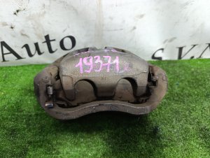 Суппорт передний правый NISSAN FUGA OEM 41001EG000 Y50 2005