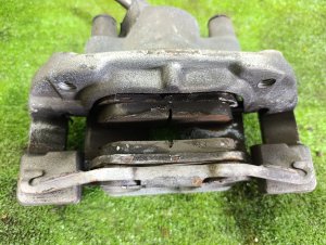 Суппорт передний правый BMW Z4 OEM 34116758114, 34106758104 E85 2004