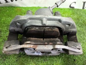 Суппорт передний левый BMW Z4 OEM 34116758113, 34106758104 E85 2004